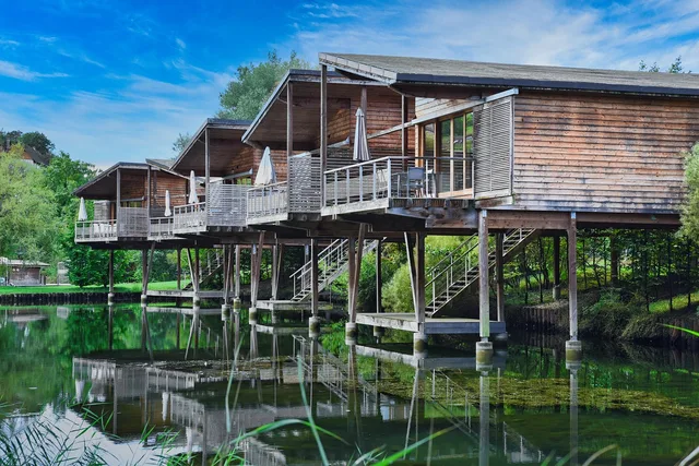 house, pond, nature, landscape, lodge, lodging, residence. Central base or near-studio stay: lodging choices for a studio itinerary